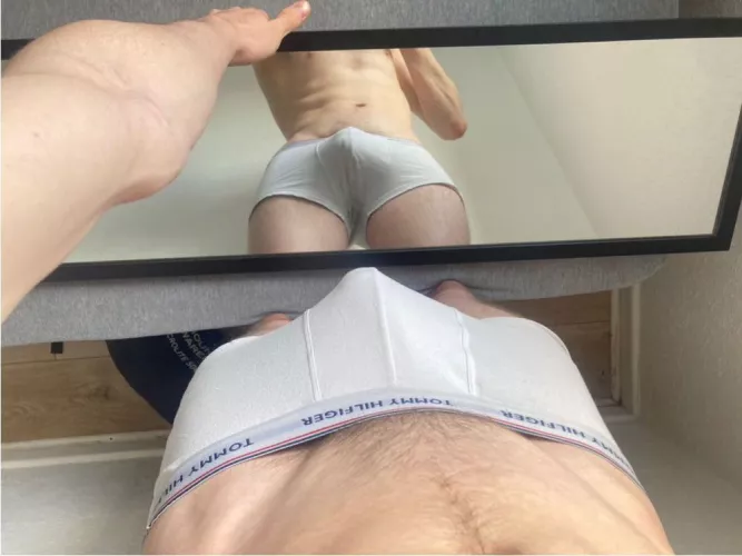 20 fit hung and horny, dm asl for @