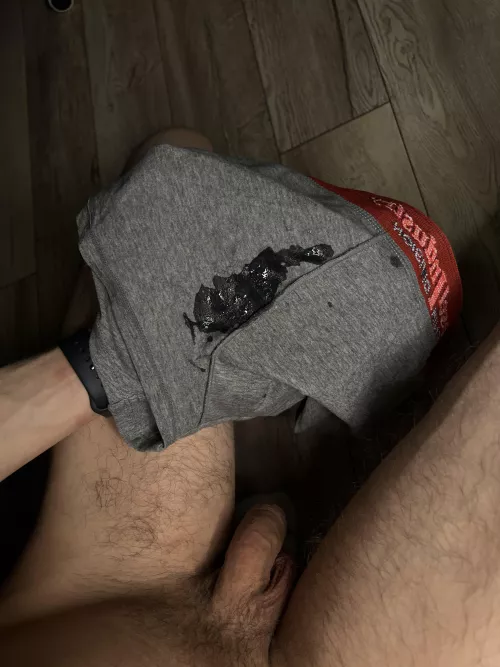 [20] sniffing underwear