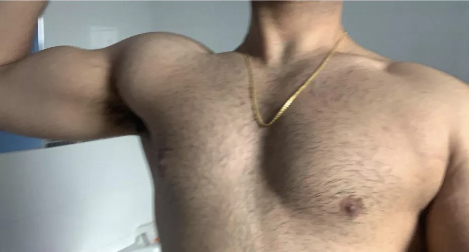 21 jock. Dominant top looking for muscular subs. Snap - asterdhillon