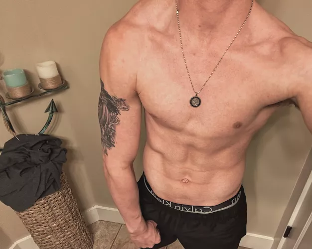 23 M college guy // snap: revenant070