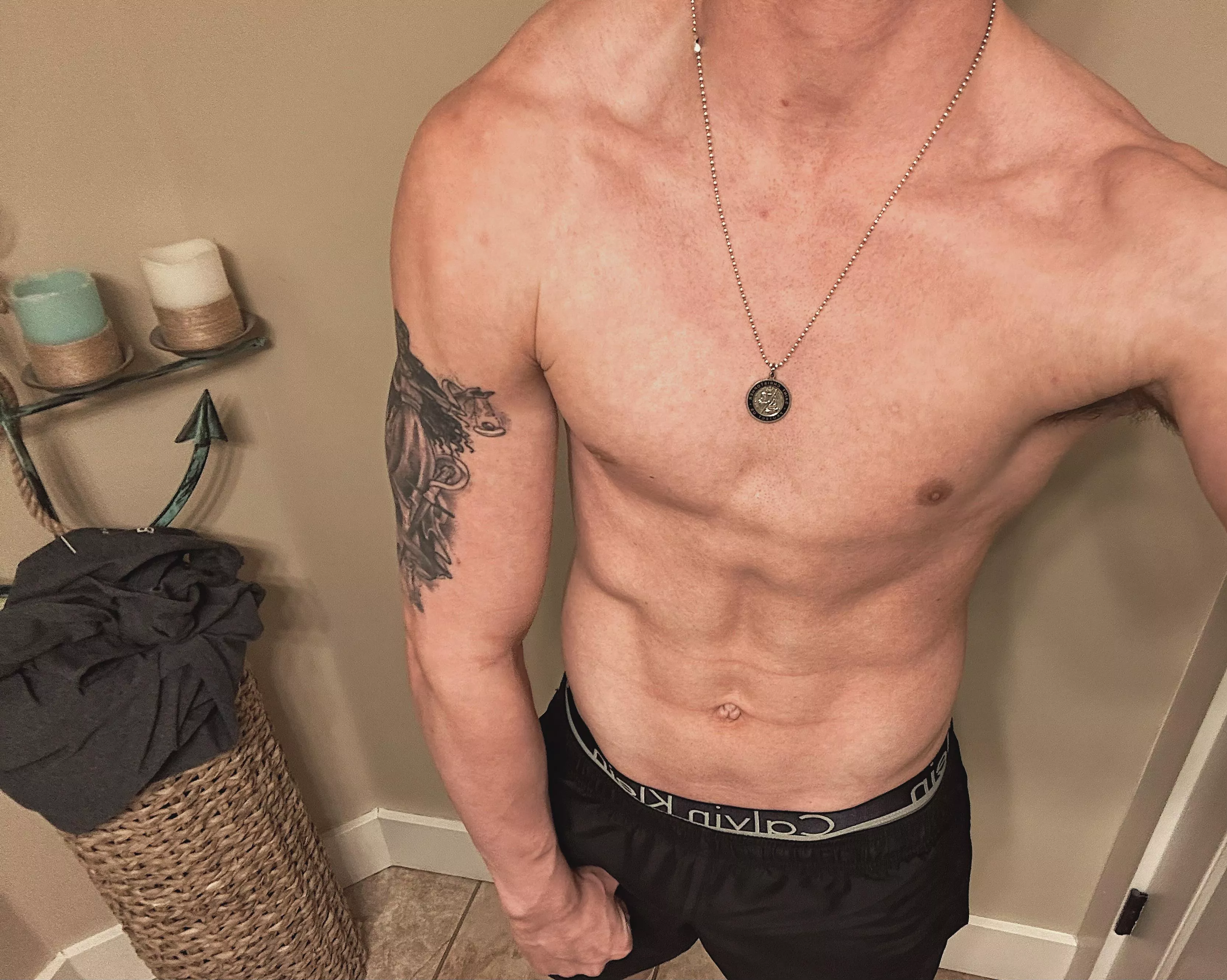 23 M college guy // snap: revenant070