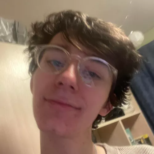 Always been shy & too nervous to post a selfie but here goes nothing