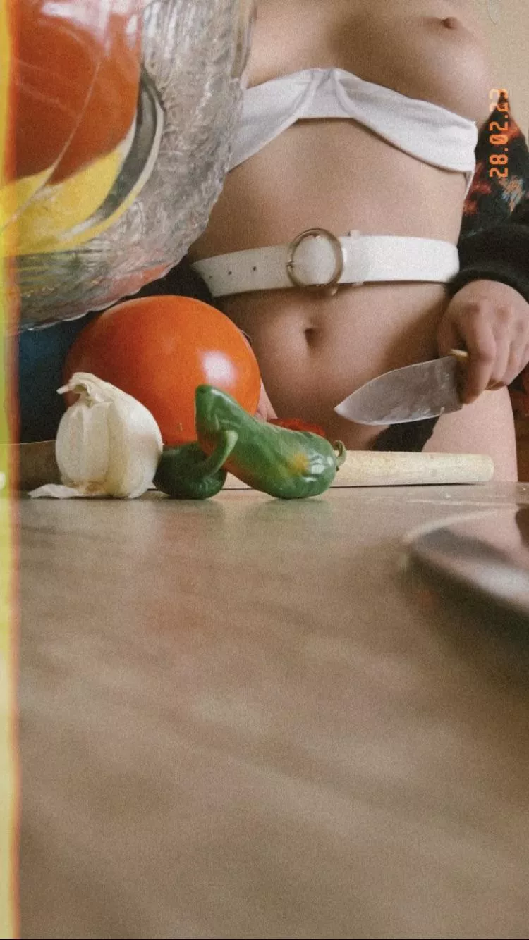 Anyone hungry? 🤤 {f}