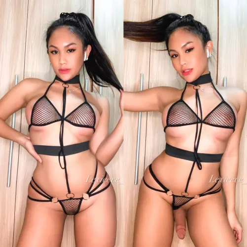 Are you team tucked or team untucked? 🤭🍆