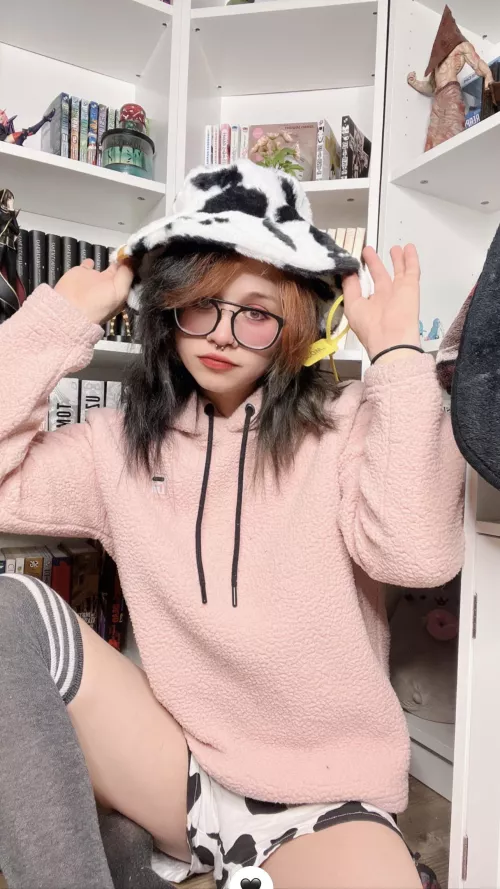 Can we be friends? 🫣