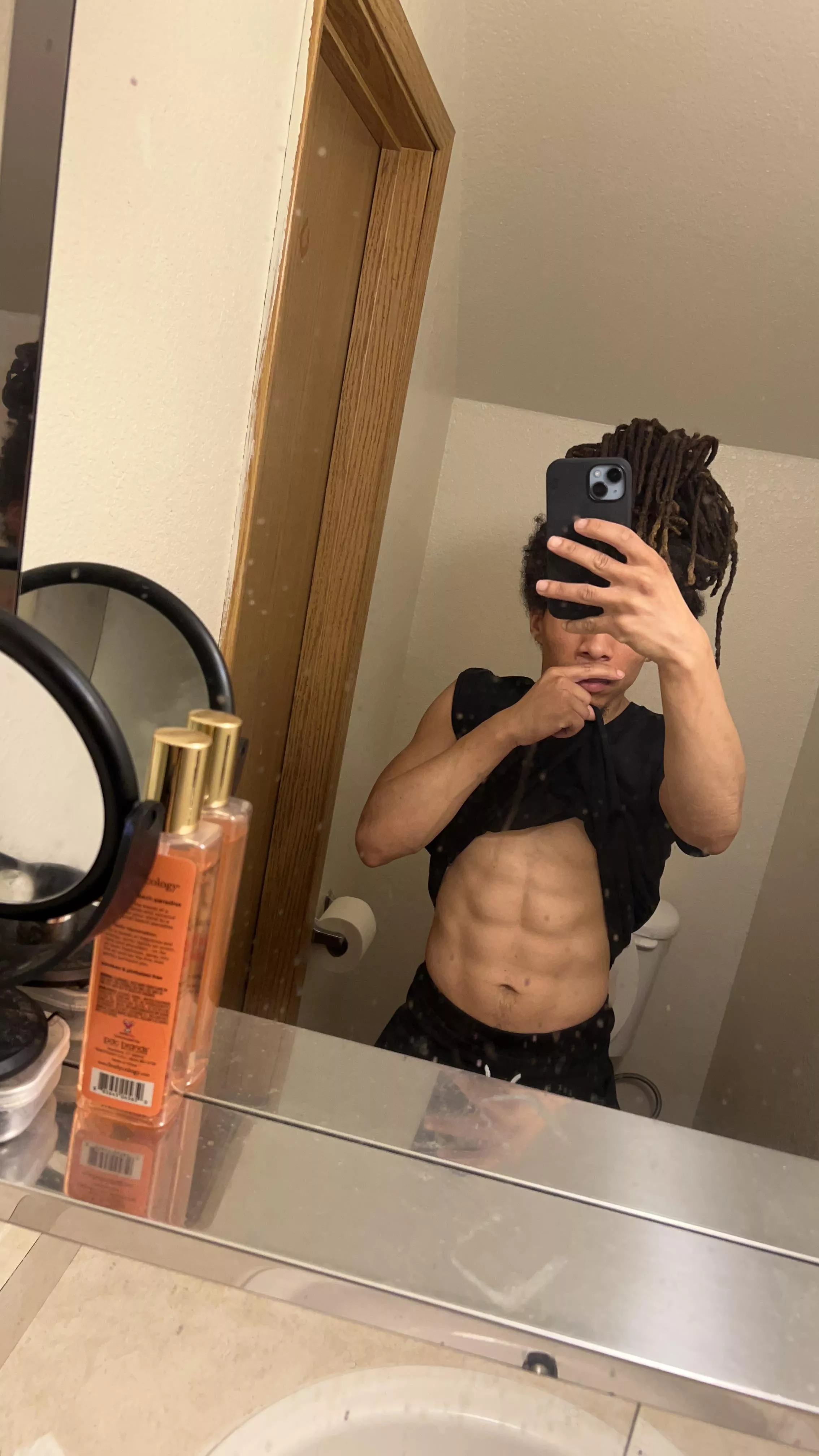 dirty [m]irror selfies hit different after the gym 😝🪞
