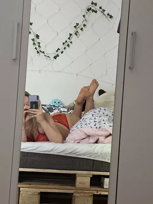 Do you like teen feet?