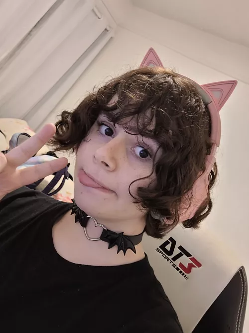 do you think i look like a gender trolling creature? 😇