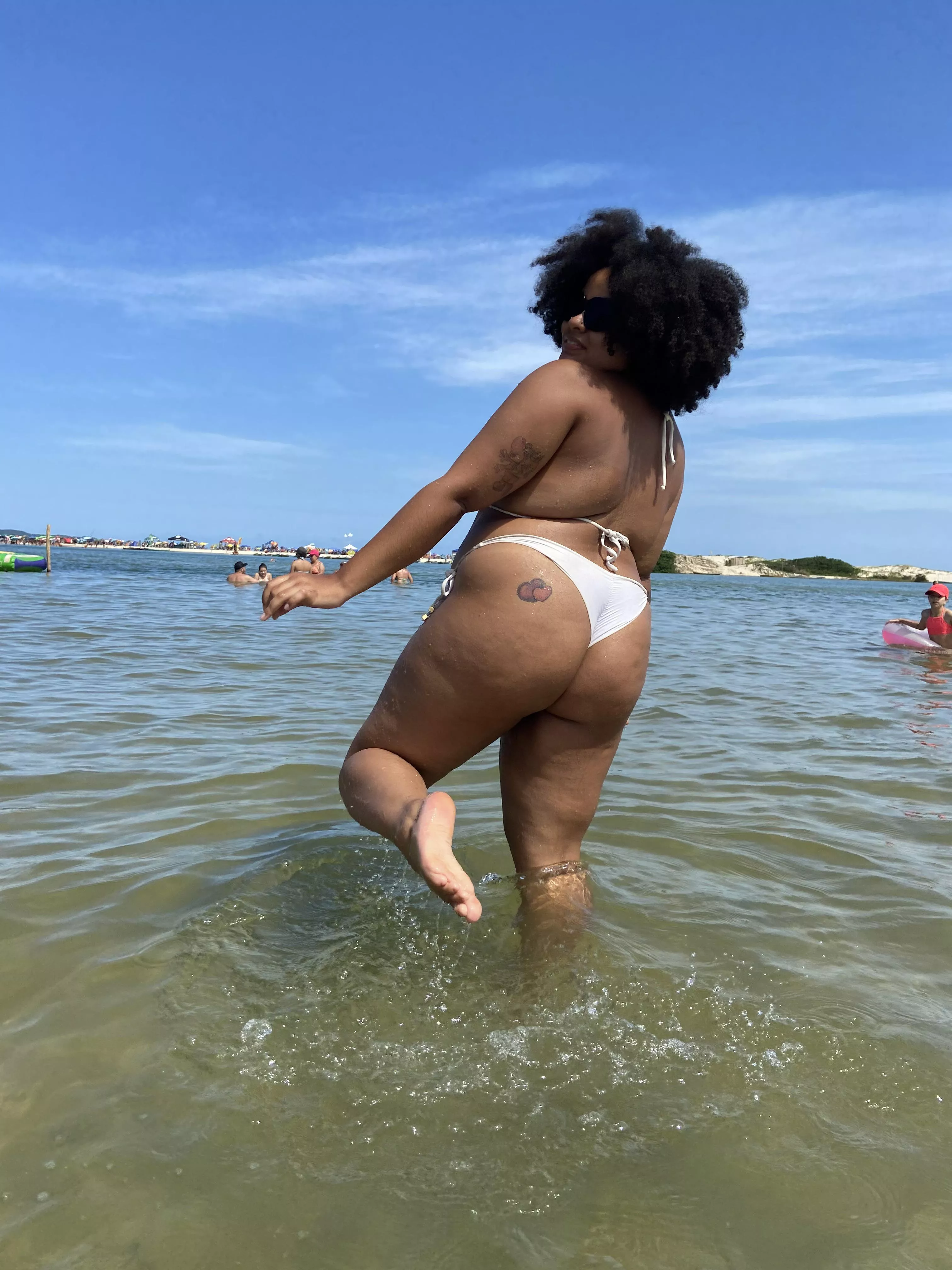 Do you think white suits me?