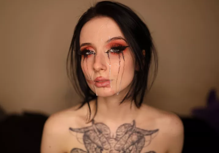 Do you think you could defile my face like this?