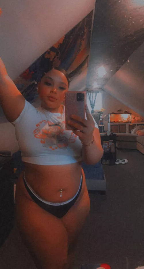 Excuse me, can I sit on your face 😇😋