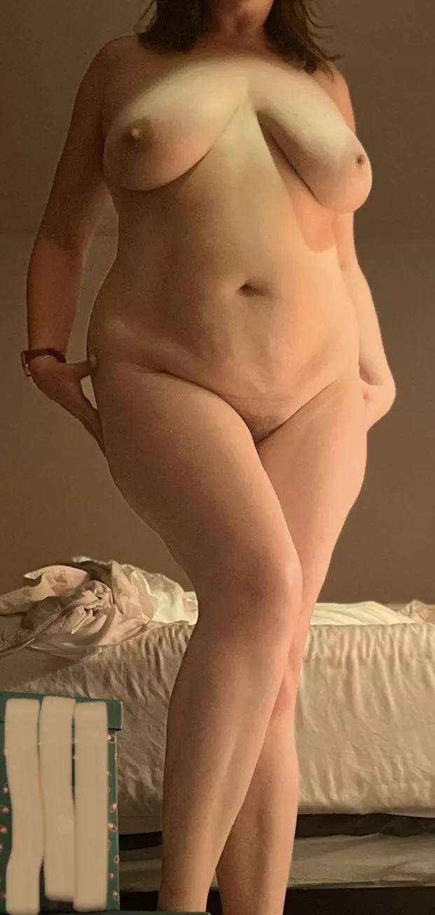 (F), 49, 220, 5’10”