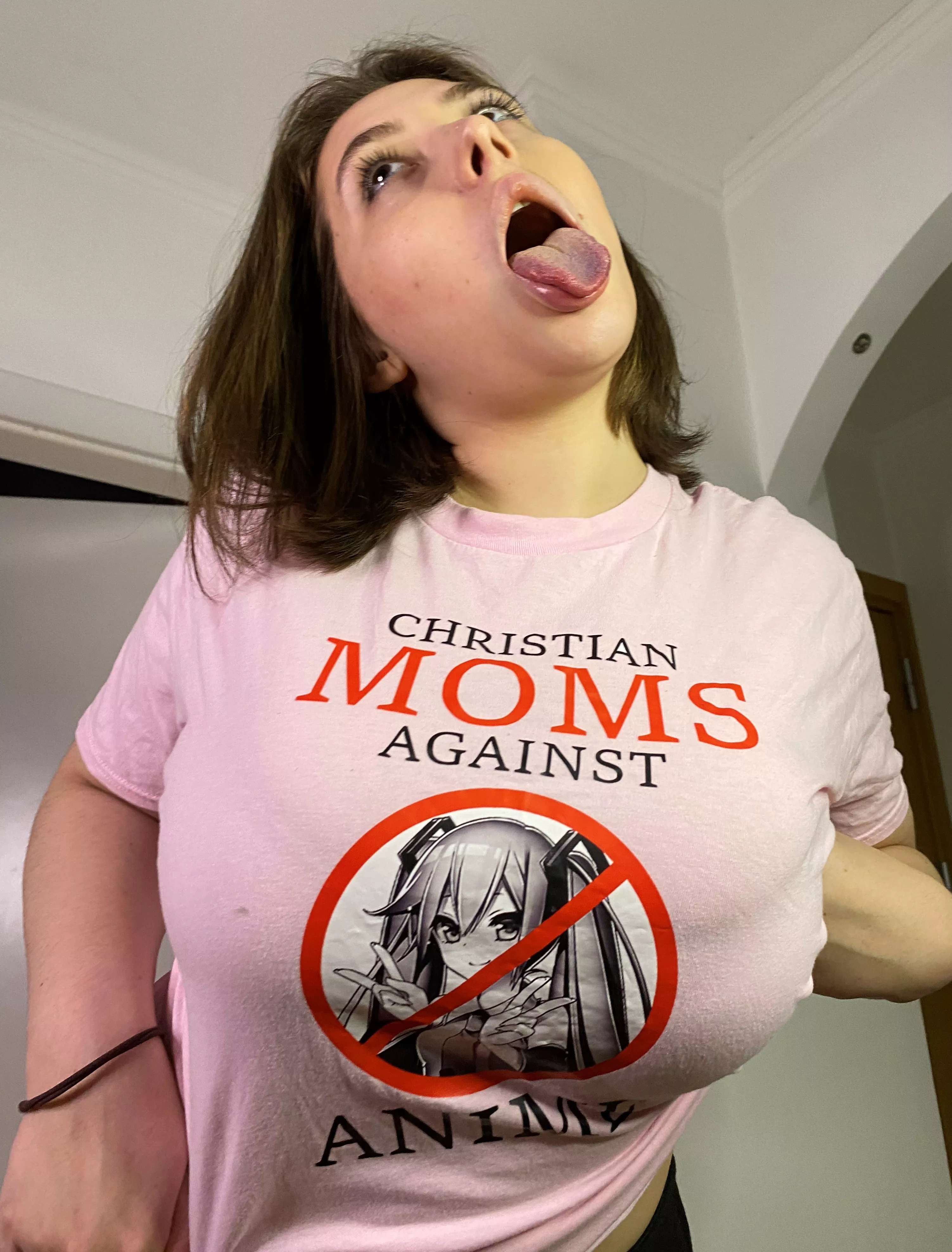 [F] Nudes if guess my fav anime😘