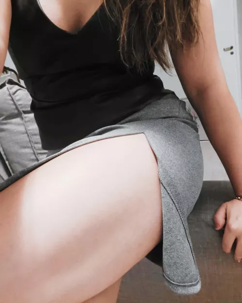 [F] You can use me as your pillow 🥰