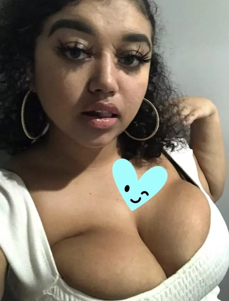 F19 never been w a white guy b4 tryna change that? 😅