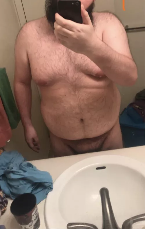 Feeling so ridiculously horny and craving attention. Who wants me to move back a bit? 😉