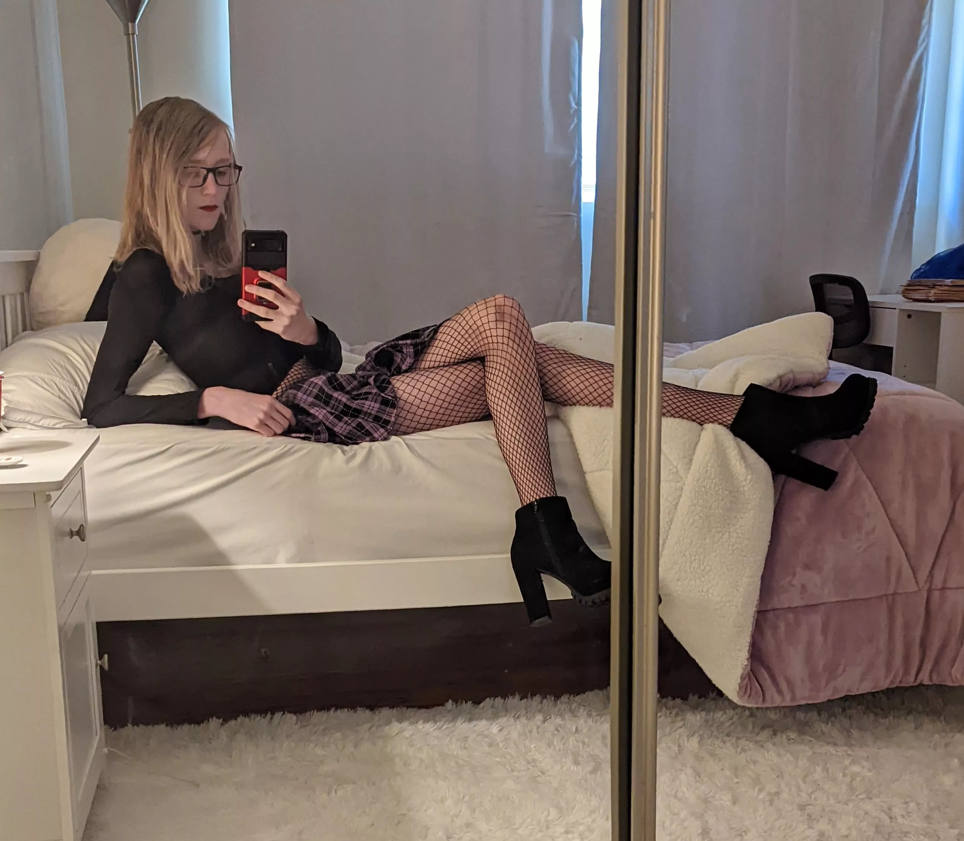 💜🖤~Goth Femboy Time~🖤💜 (Day 6 of posting a pic everyday until I've worn all the feminine clothes in my wardrobe)