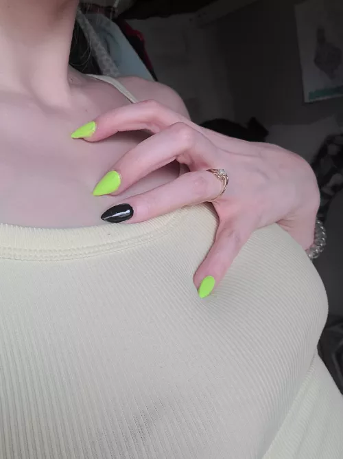 Had a white knight treat me to getting my nails done. 😭❤️ What do you guys think?