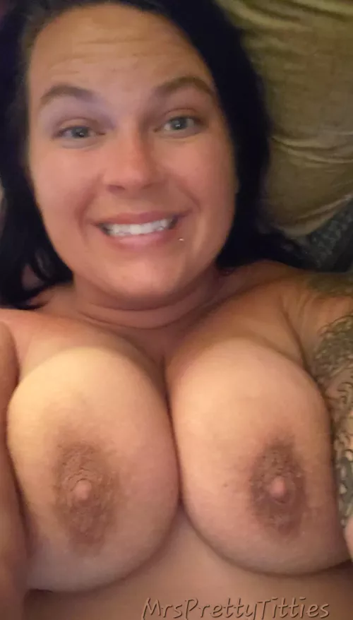 Happy tittie Tuesday!!