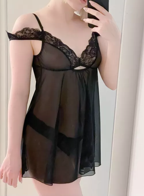 Hey, babe, do you feel that excitement in the air? 🤩