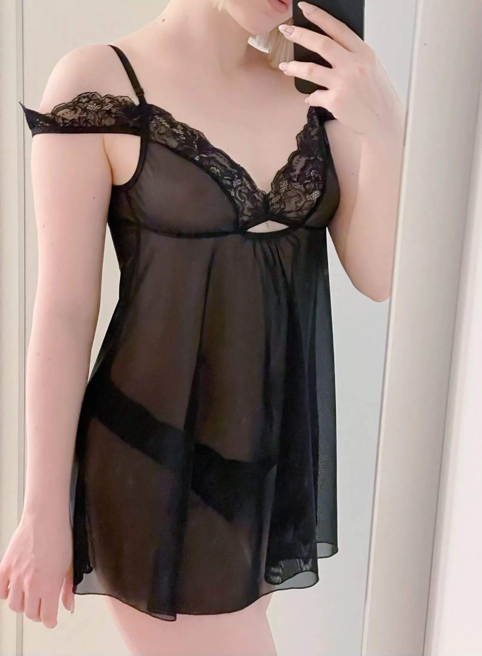 Hey, babe, do you feel that excitement in the air? 🤩