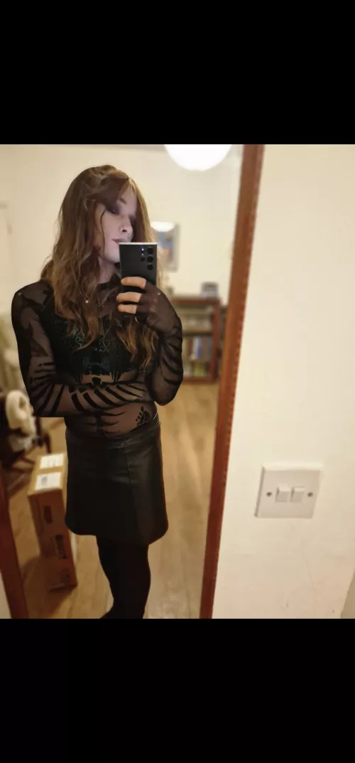 hi, I'm new here 👋 Do I look fem enough?💙