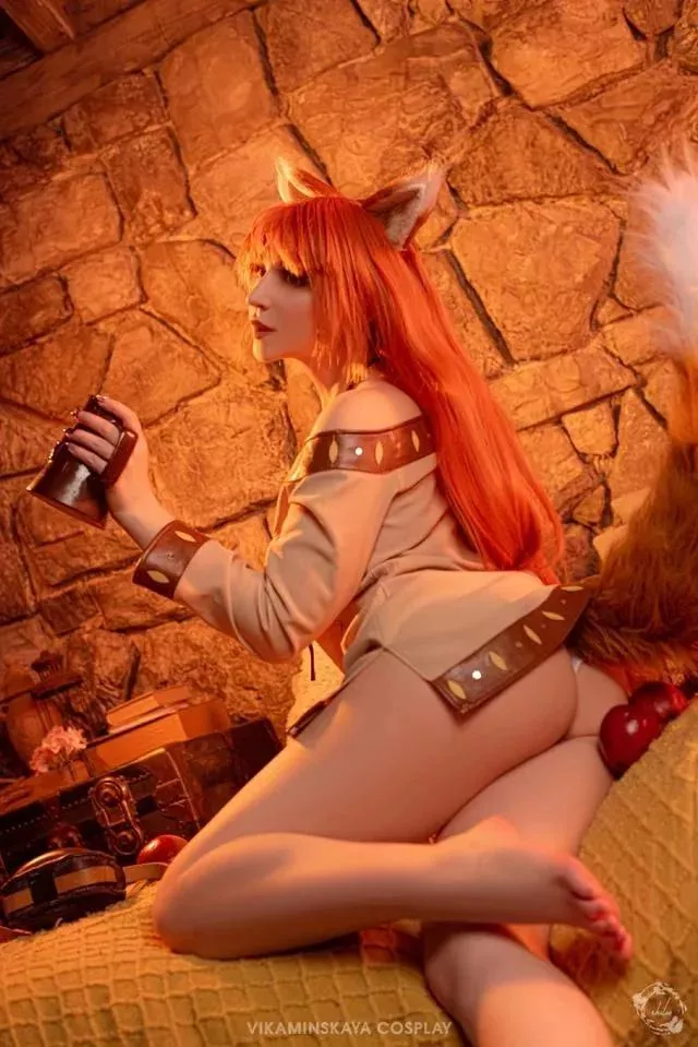Holo from Spice and Wolf by Vikaminskaya