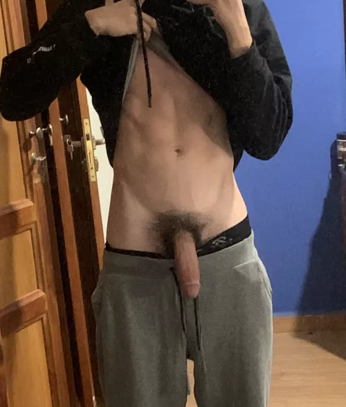 I like my v-line in this pic