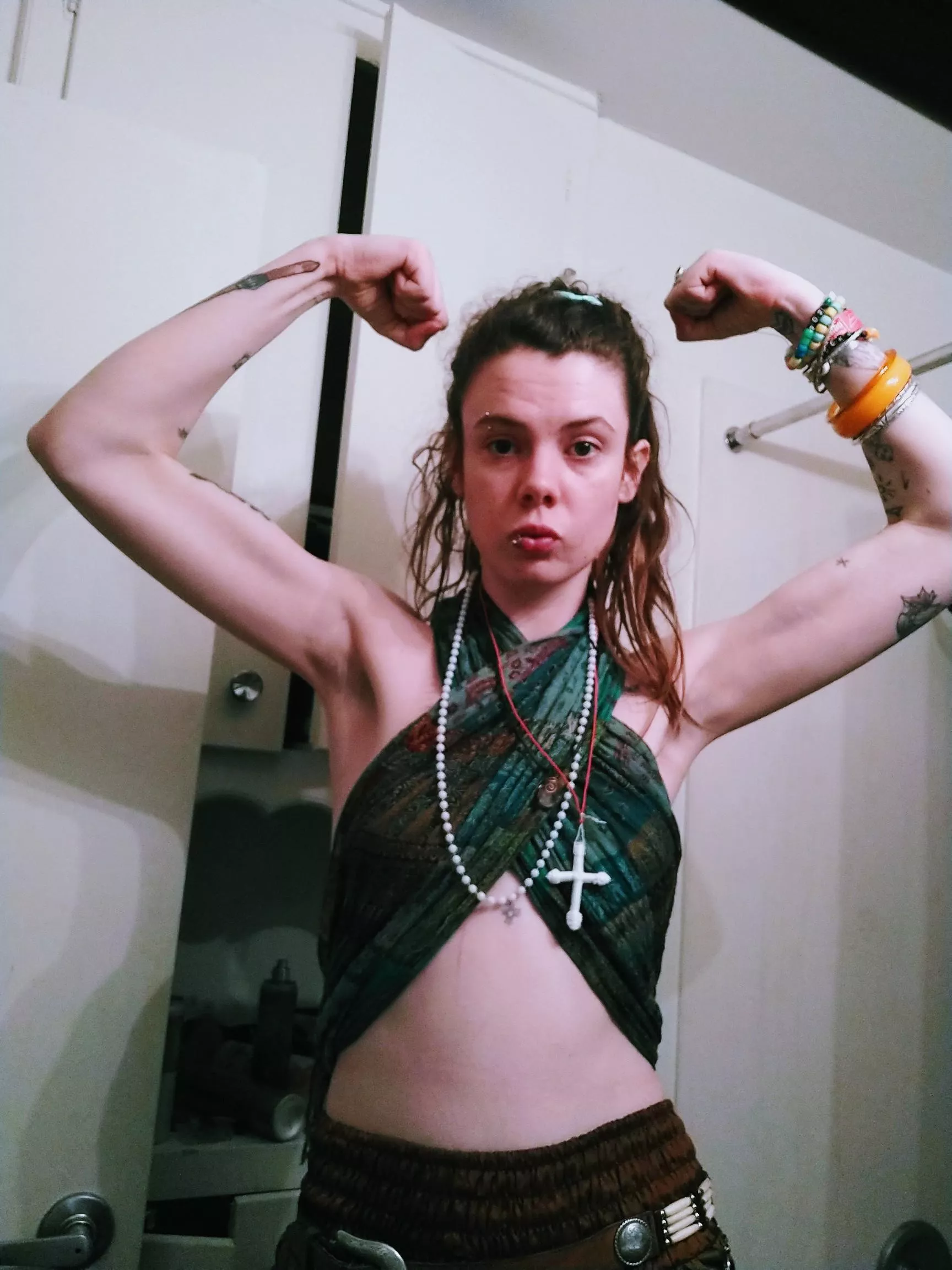 I put the Strong in strong woman.. 😼💪 you wish your puny beta ass had muscles like these.