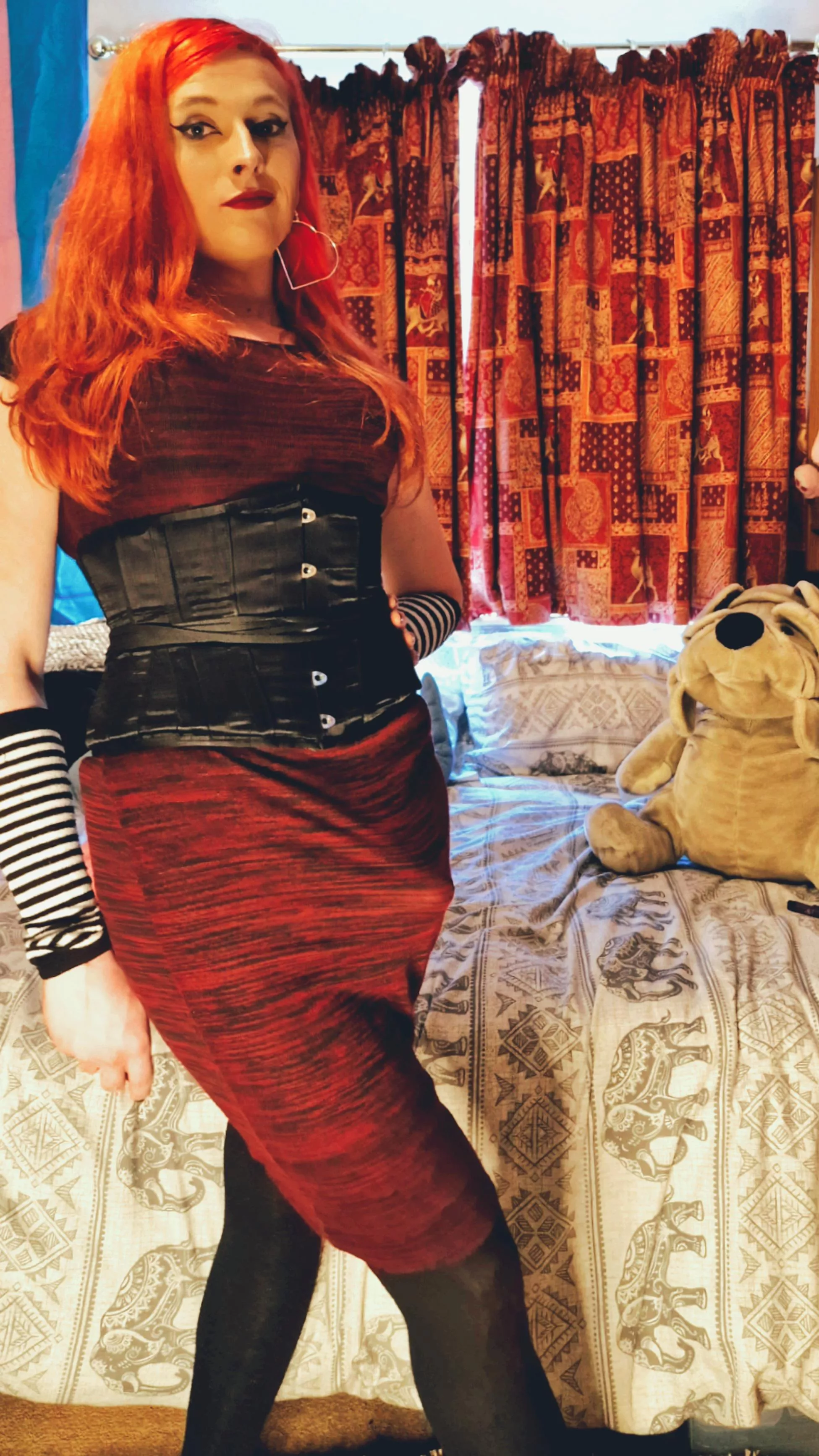 I walk into the office like this, wyd? 💋