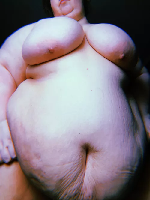 I’m back because I missed being a fat slut for you all 😘