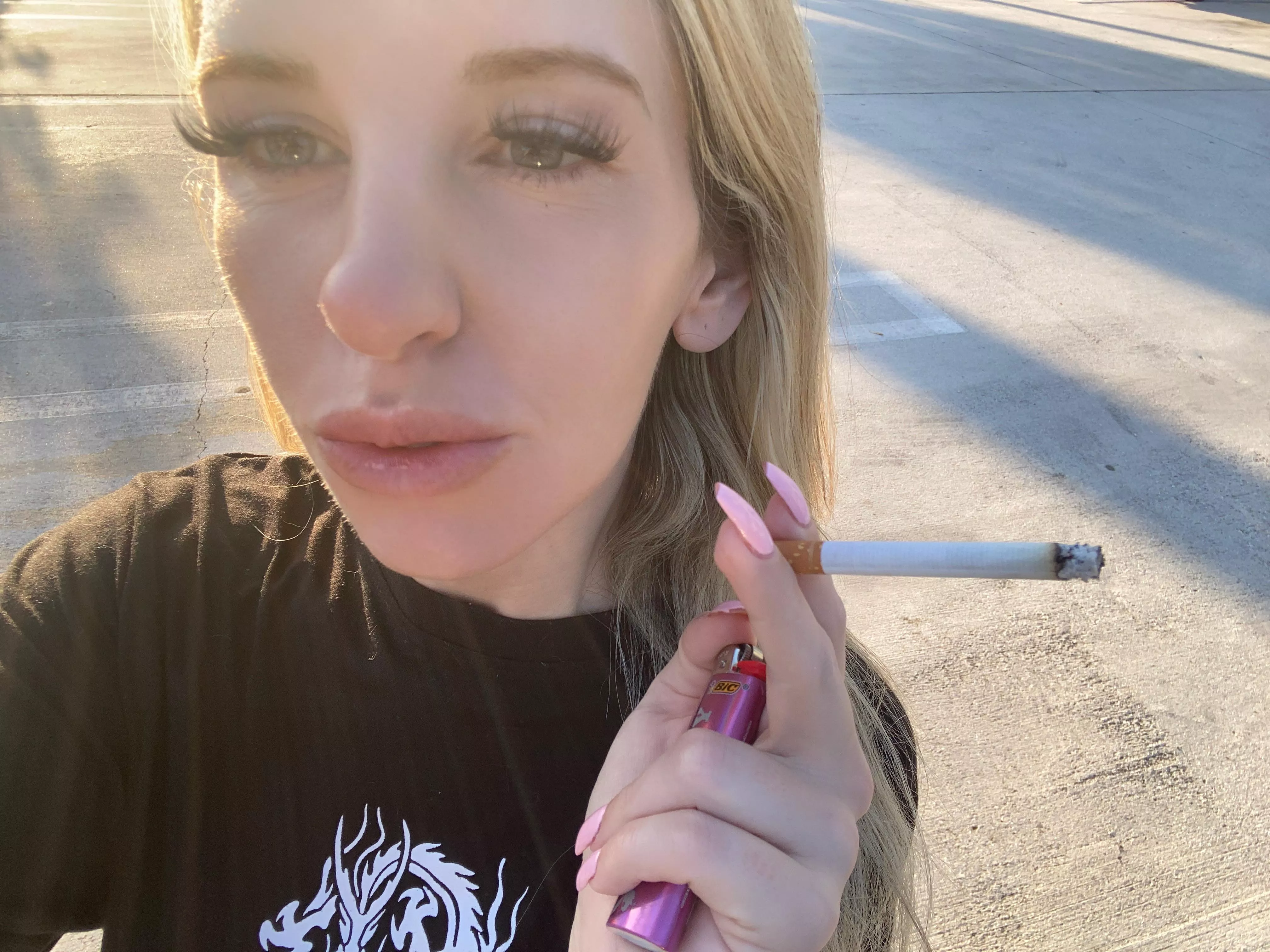 Its a lovely 😊 day for a smoke 💨