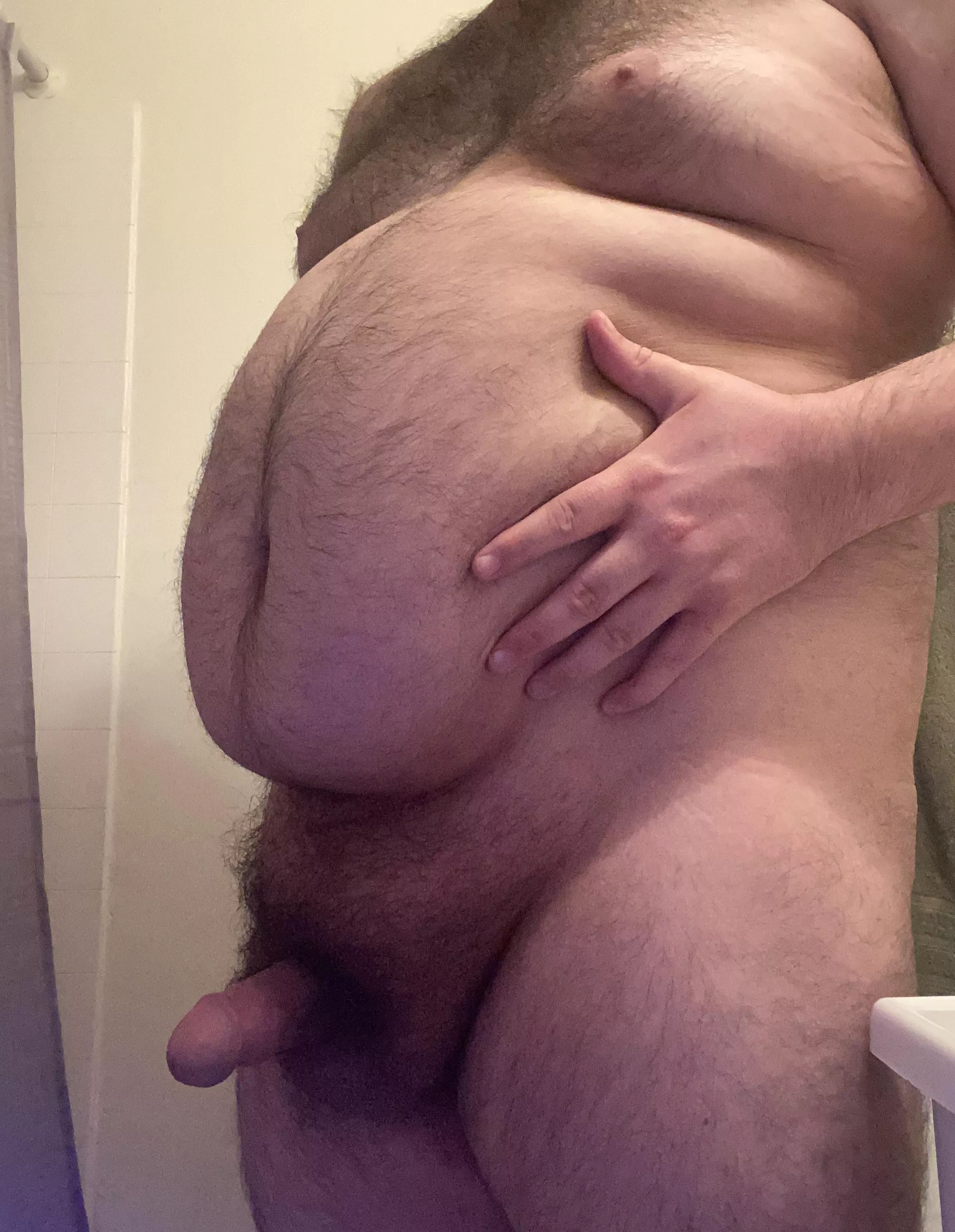 It’s getting so heavy, but I need it bigger! Who wants to help me grow? 😘