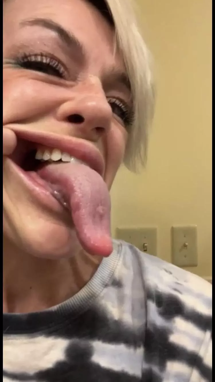 It’s open and ready for ur hot load (44yo)