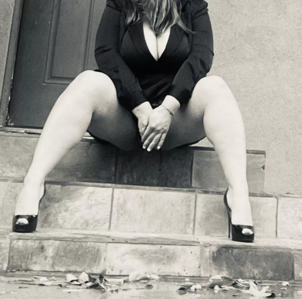 Just me 🖤🖤🖤