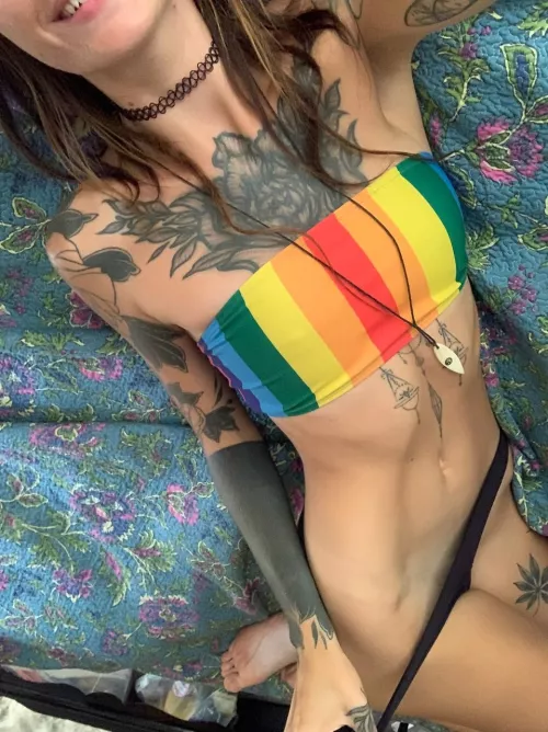 Kiss my tummy while you go lower 😏 [img]