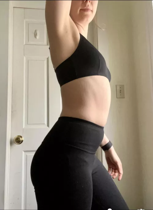 Leggings giving the booty a hug!