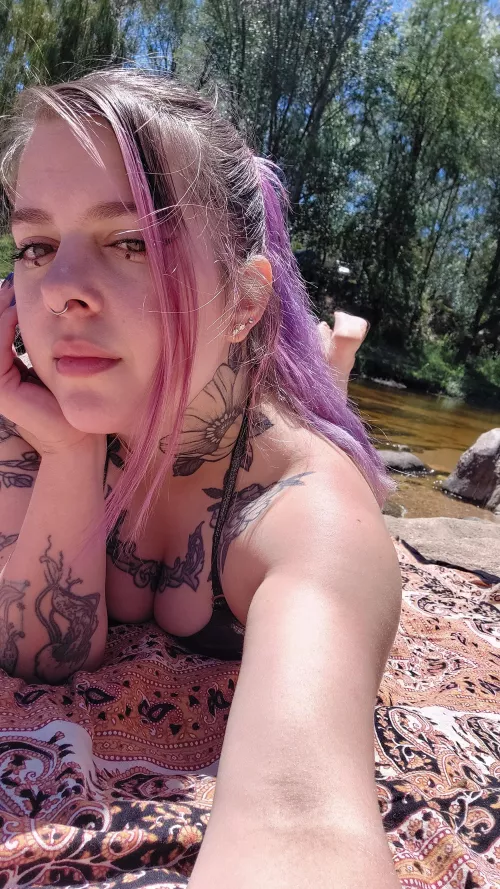 let's go smoke some weed at the river ❤️
