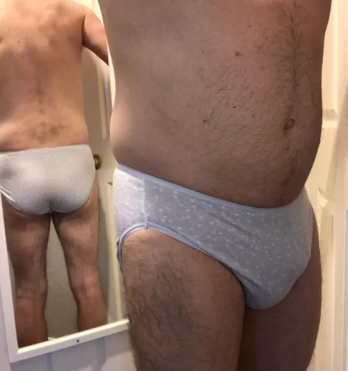 Light blue with pretty flowers today. Do you like?