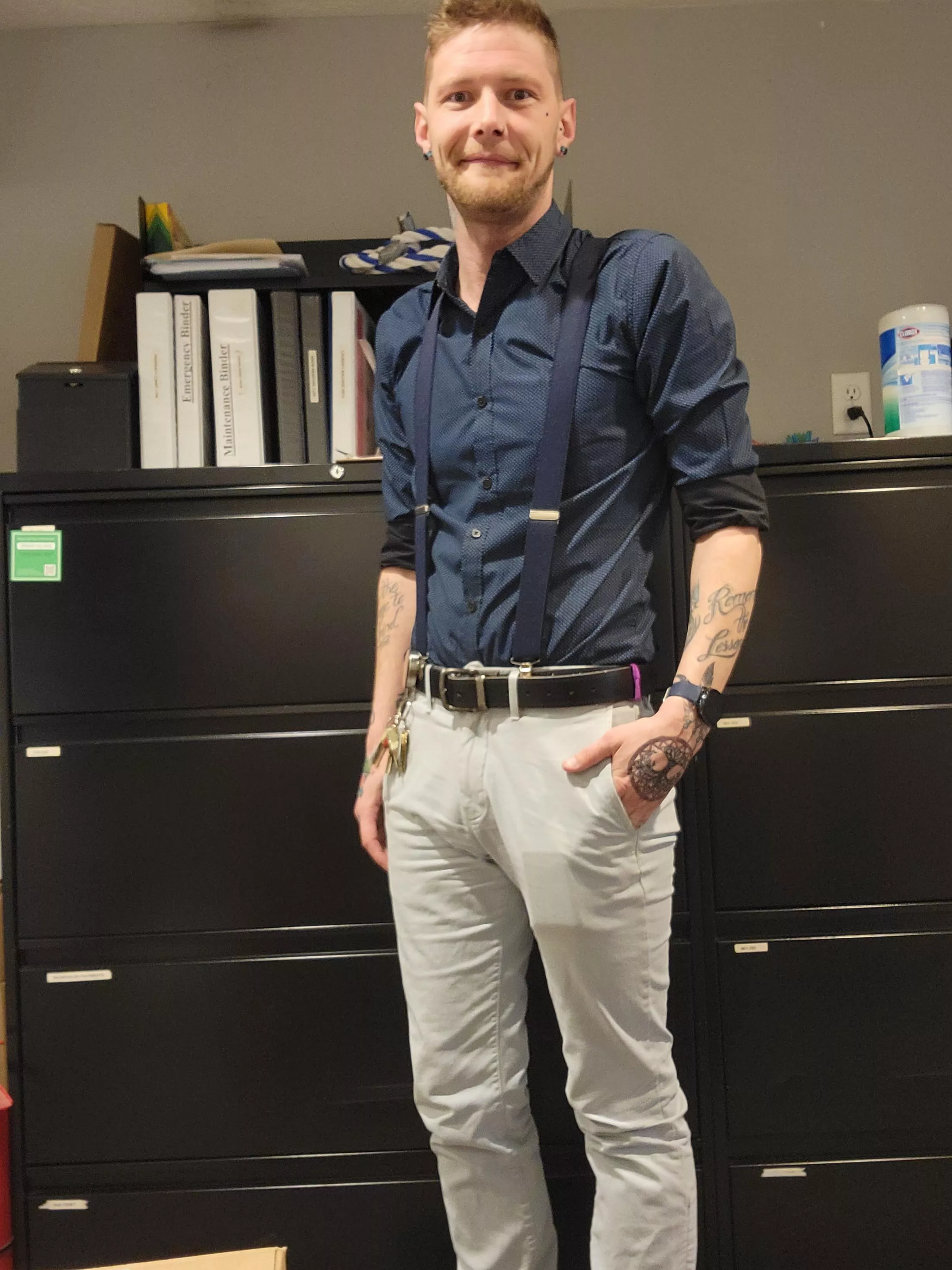 Love the colder weather. I wear the nice clothes then!