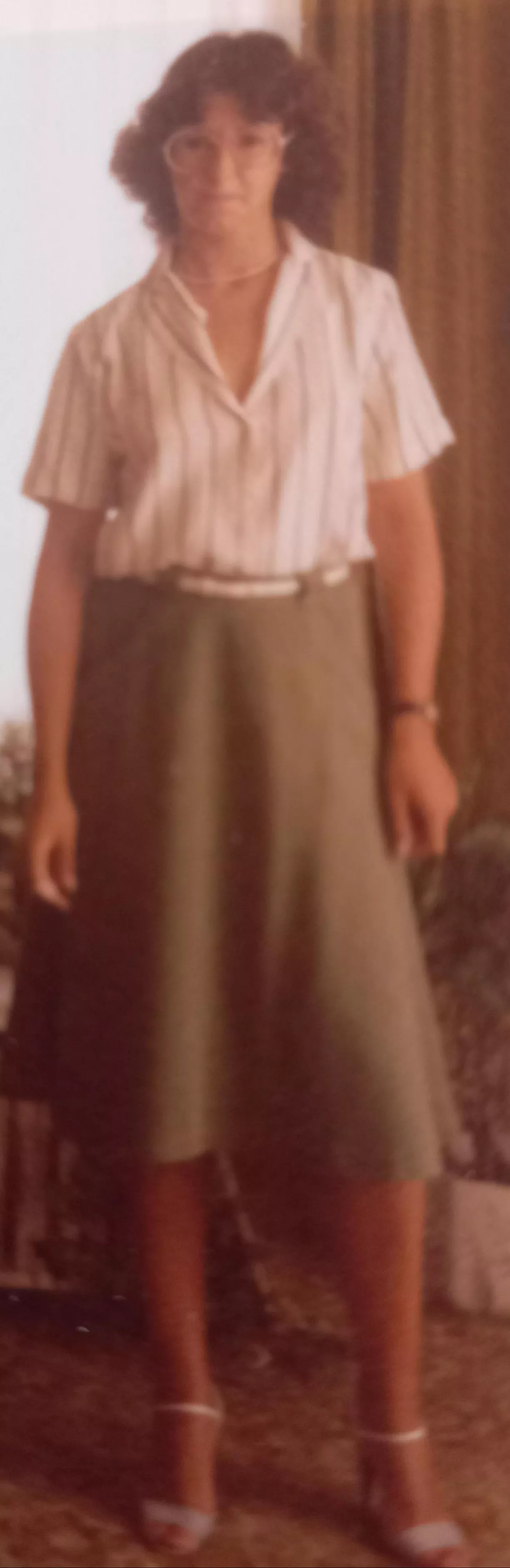 love this skirt and high heels ?