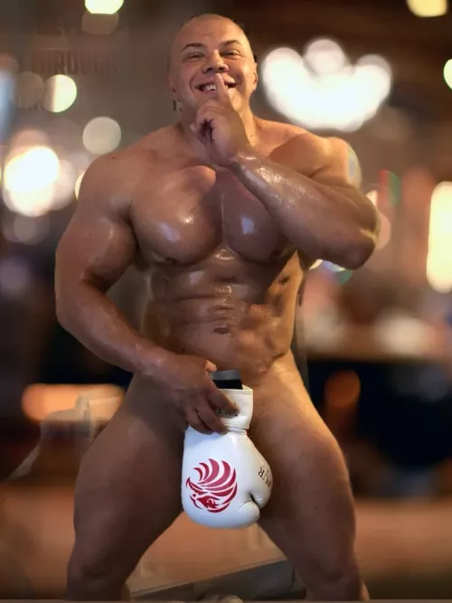 (M) Are my boxing gloves too big?