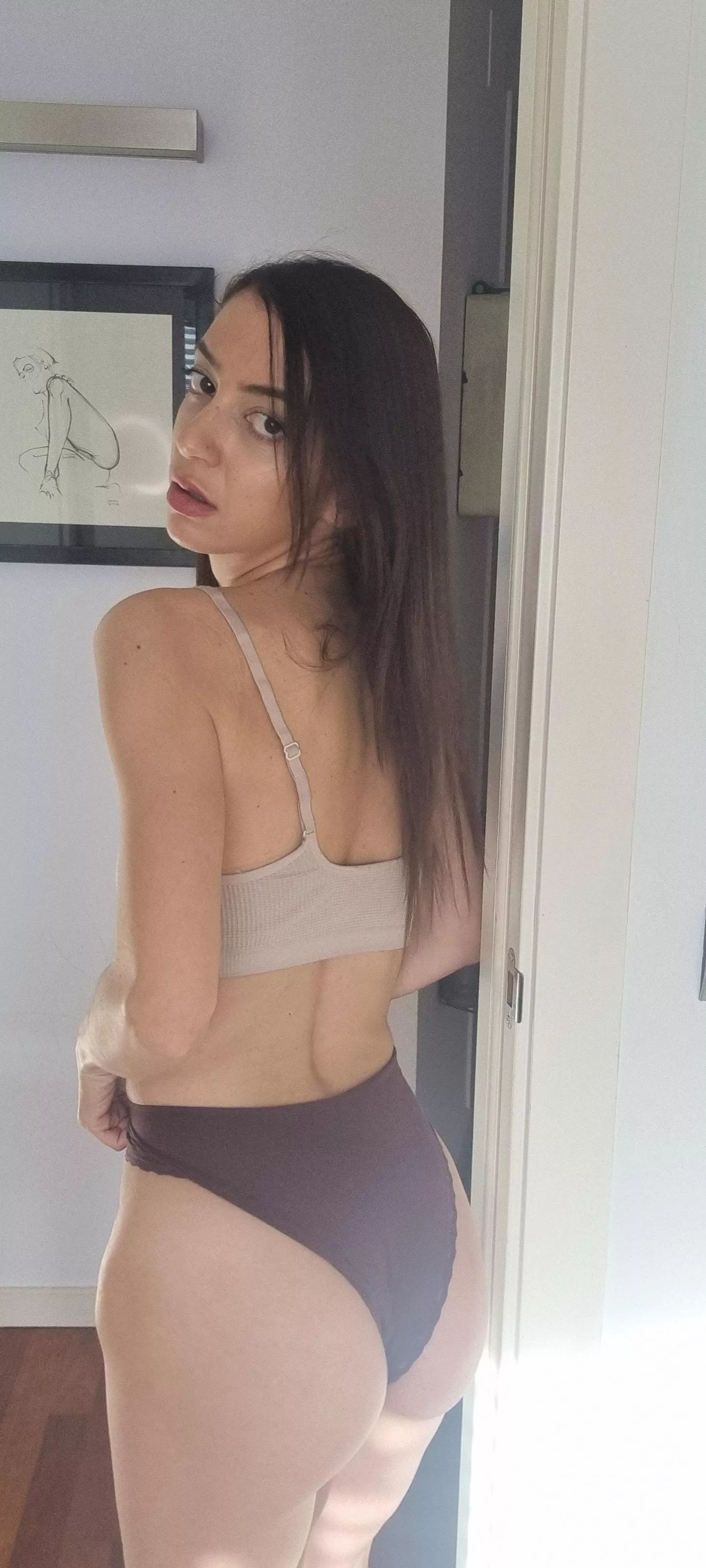 [Miss] Todays topic is about asses