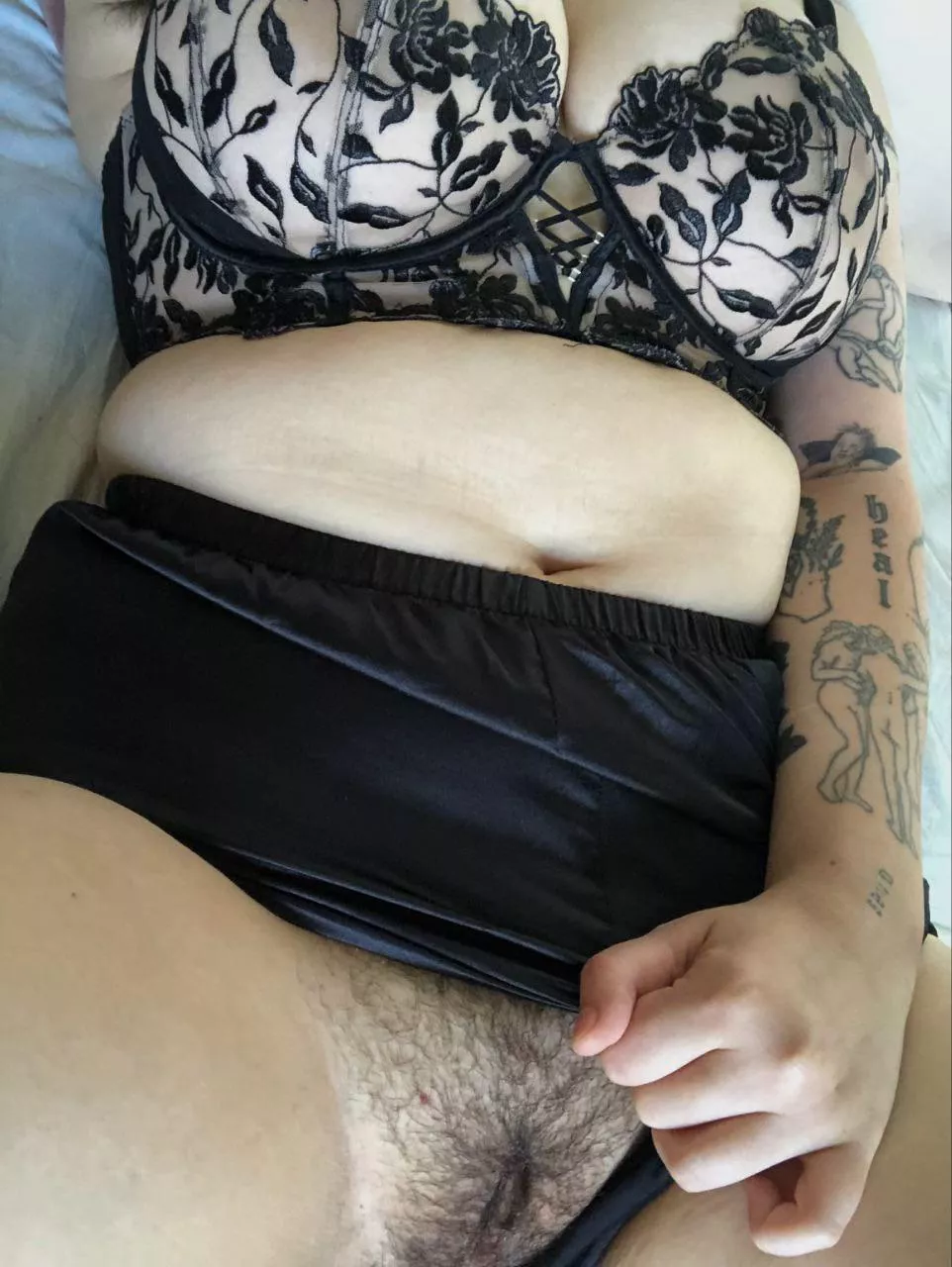 Mommy loves to show her nudes