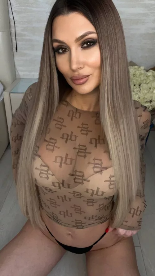 My eyes magnetize you