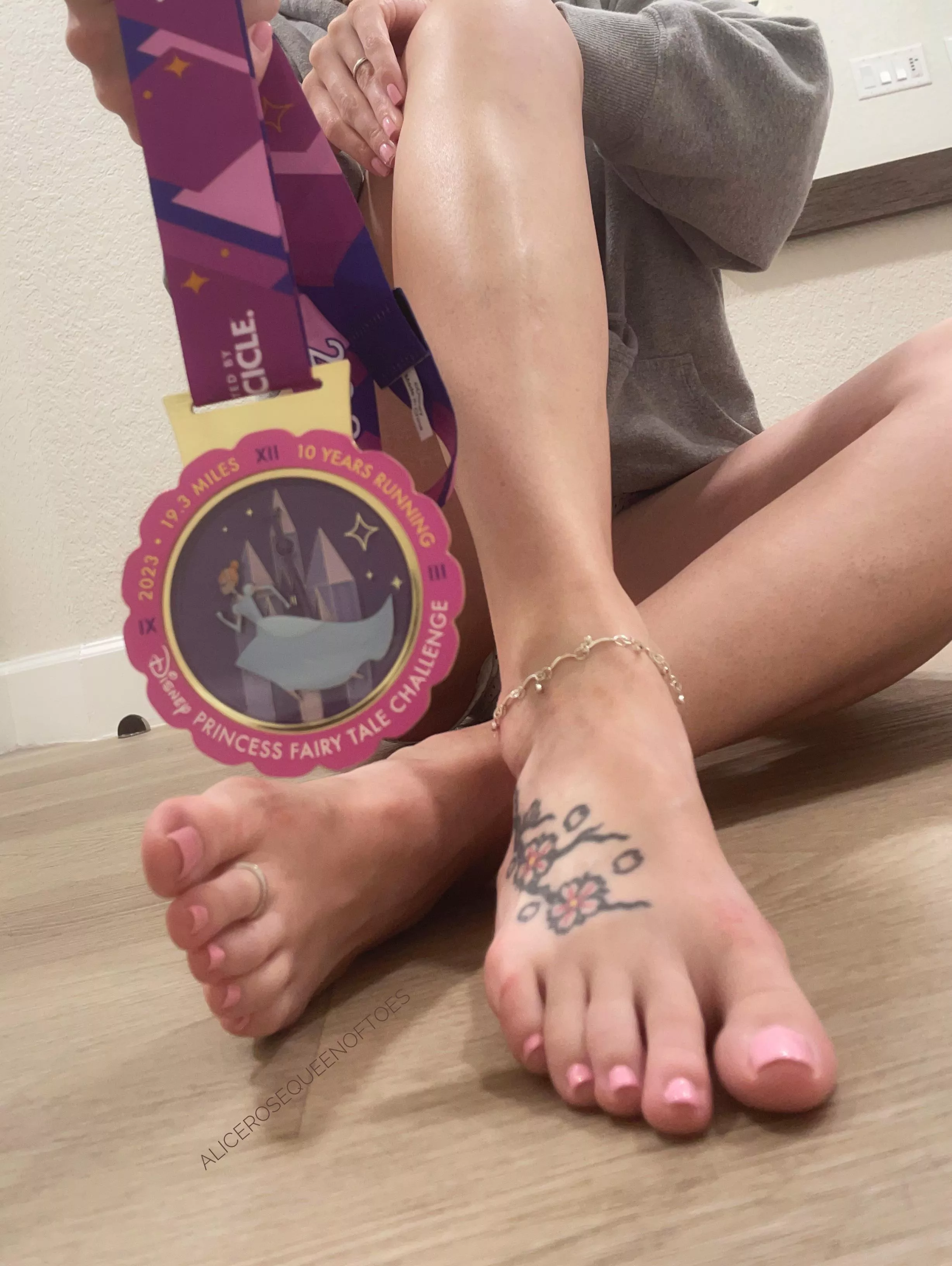 My feet carried me through a 10k and half marathon over the weekend … they are in need of some foot rubs🙈