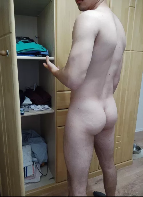 Naked gaming is best gaming!