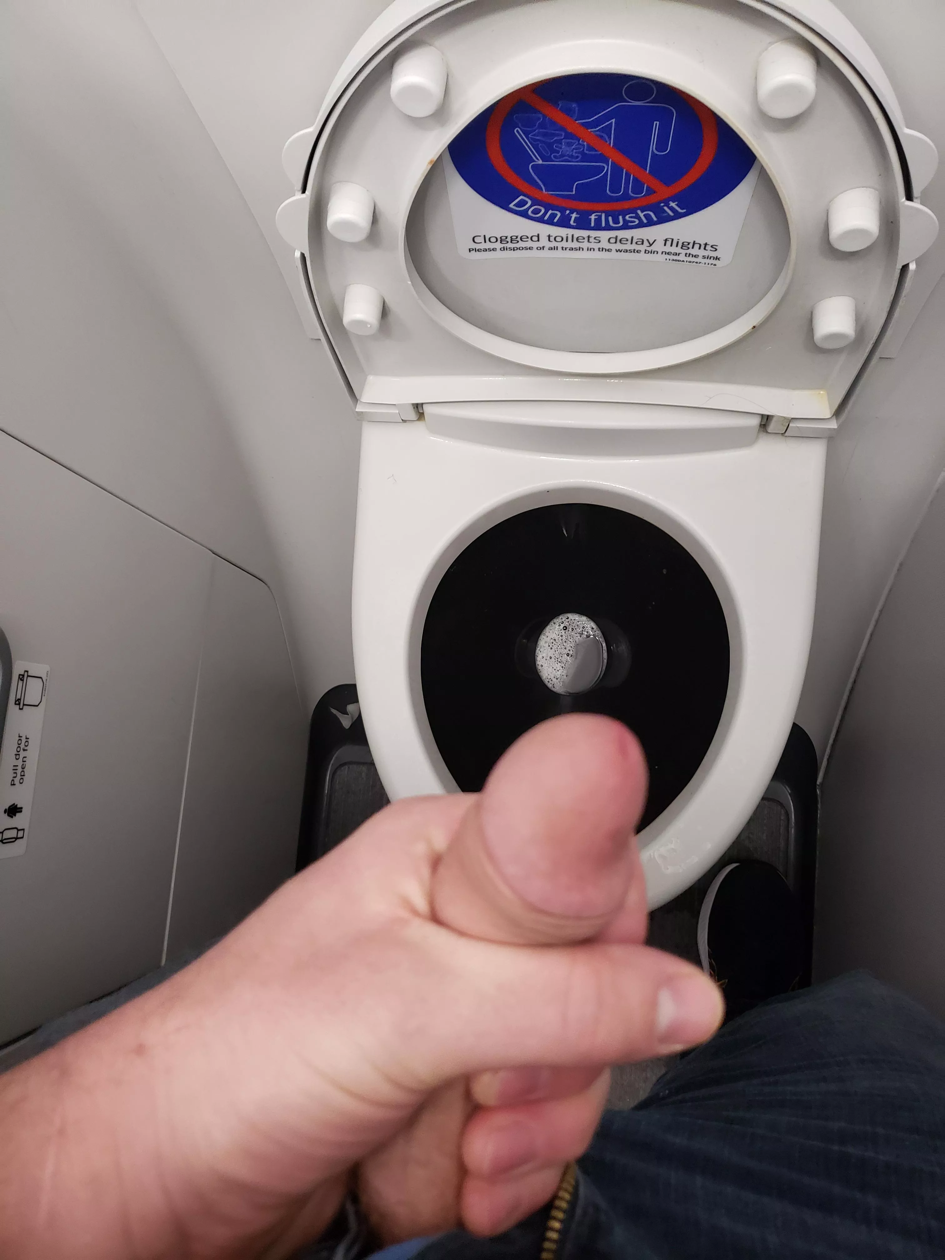 [proof] Cum in public bathroom