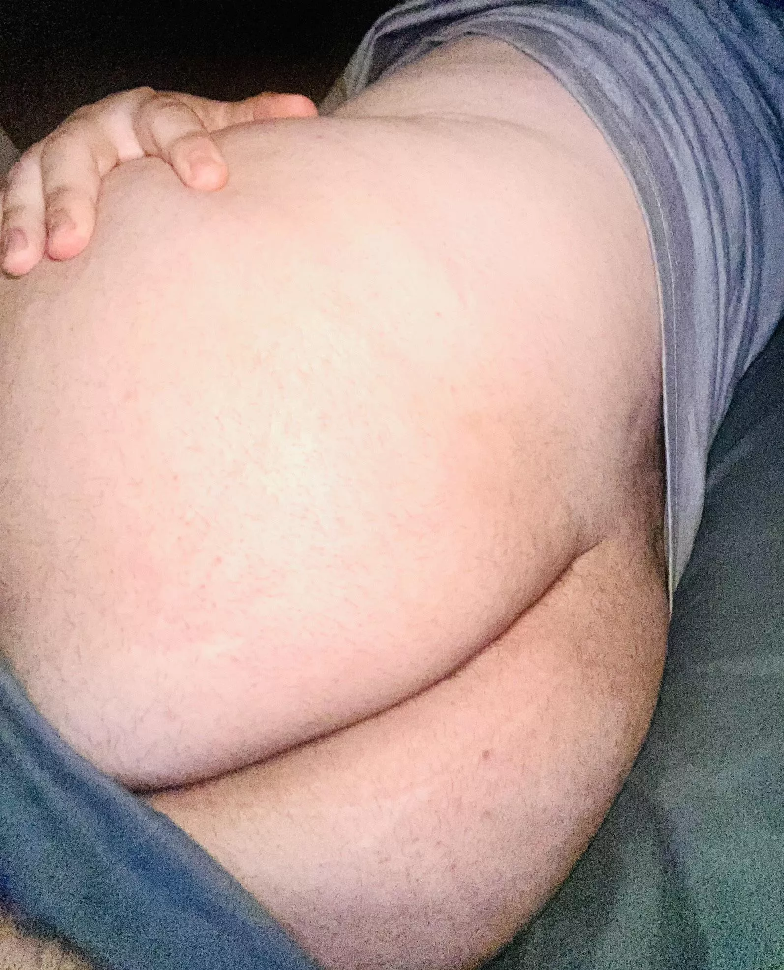 really need someone behind me 😳😭