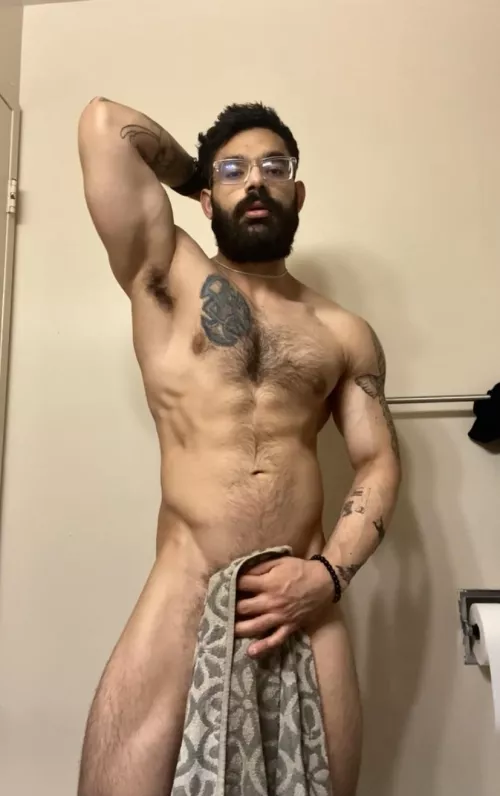 Should i put my other hand up too 😬